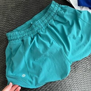 Lululemon Hotty Hot shorts size 4 4 inch